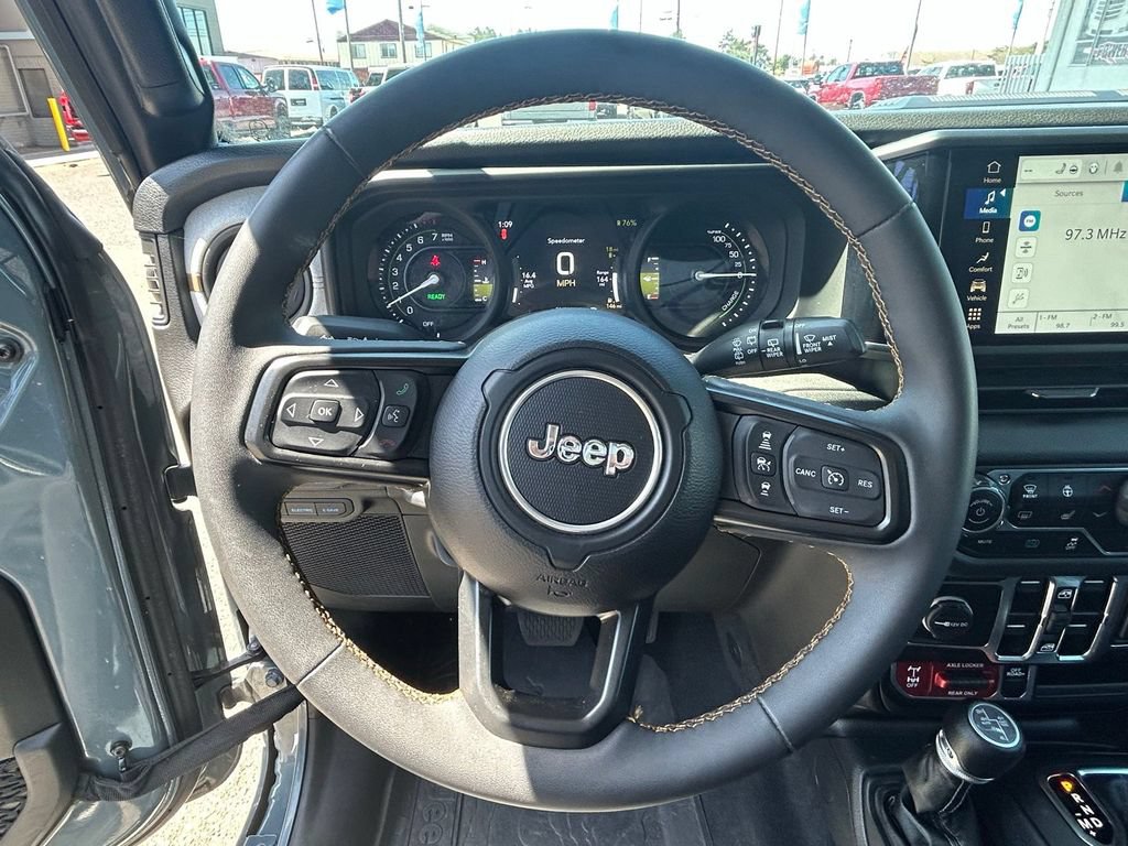 Used 2024 Jeep Wrangler Unlimited AWD/4WD image 15