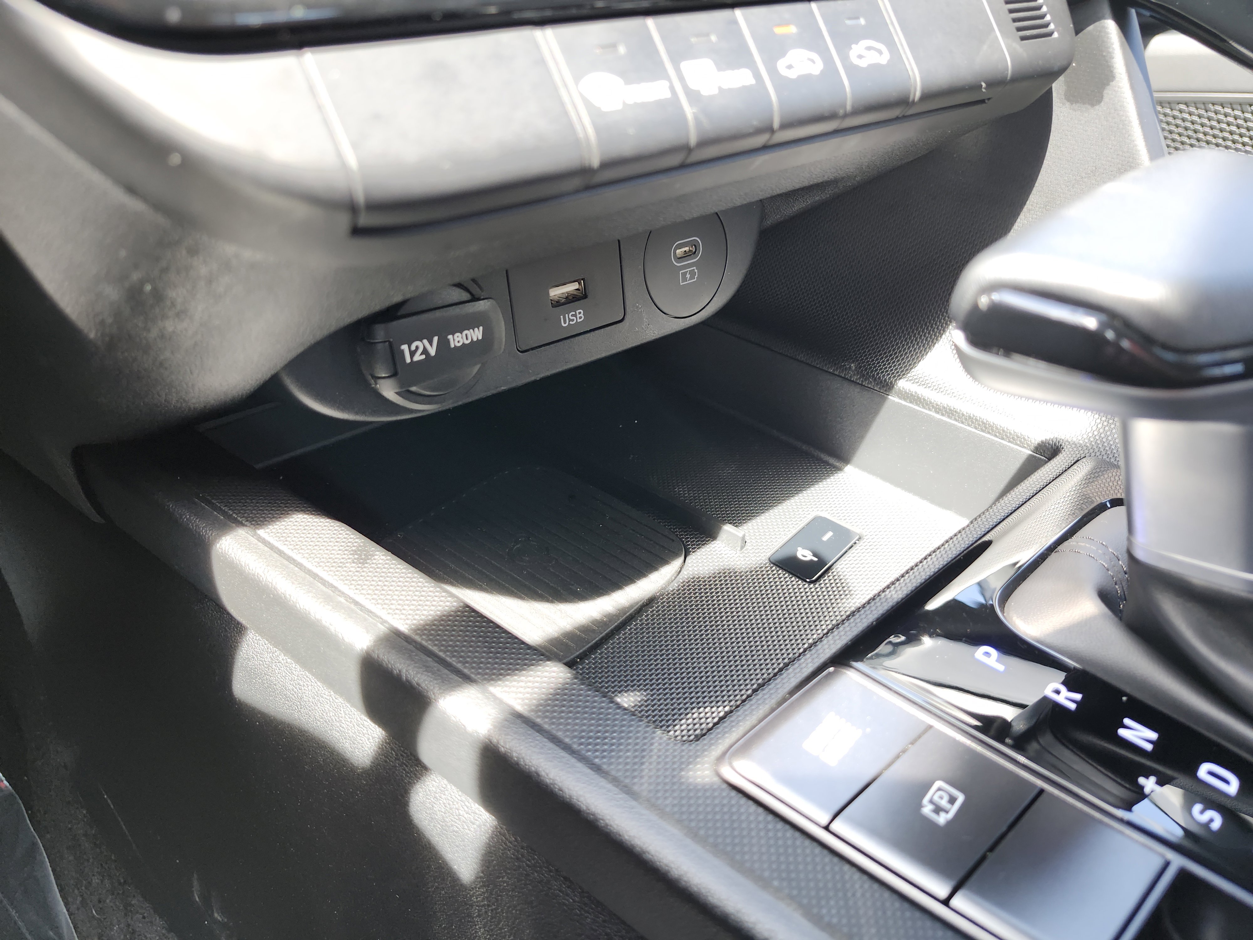 Used 2025 Hyundai Elantra SEL FWD image 9