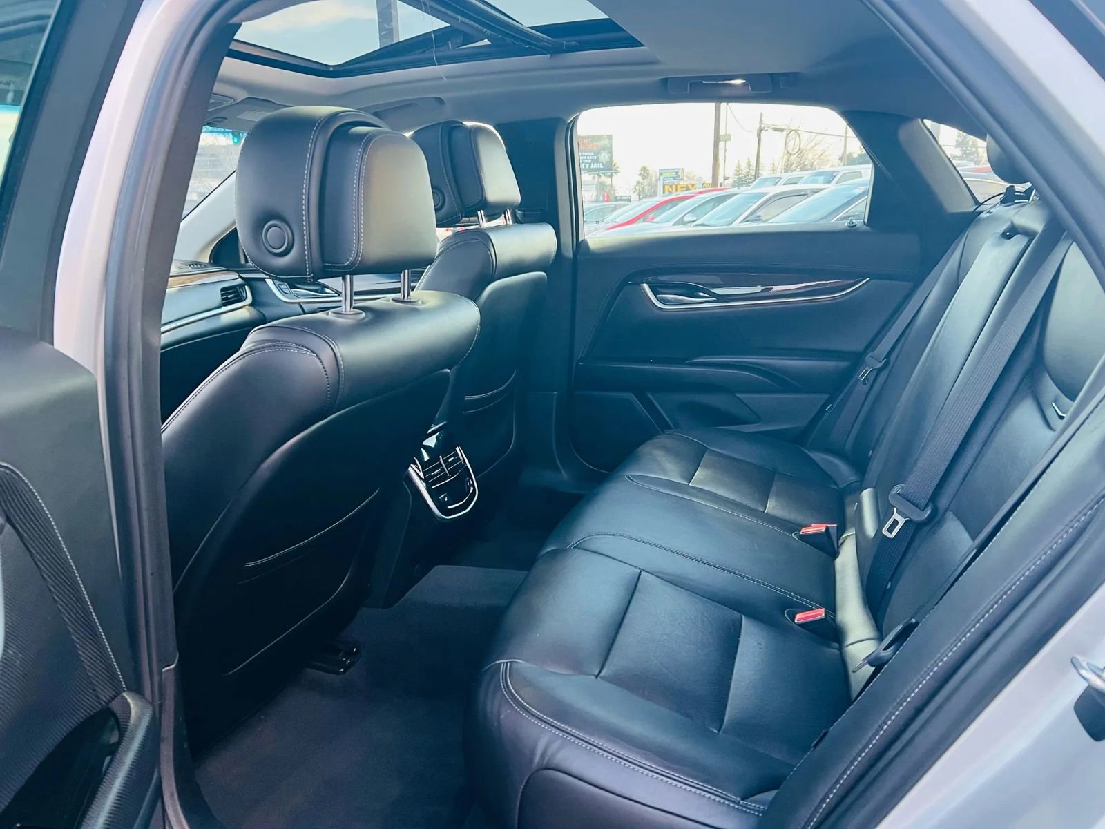 Used 2014 Cadillac XTS Luxury image 13