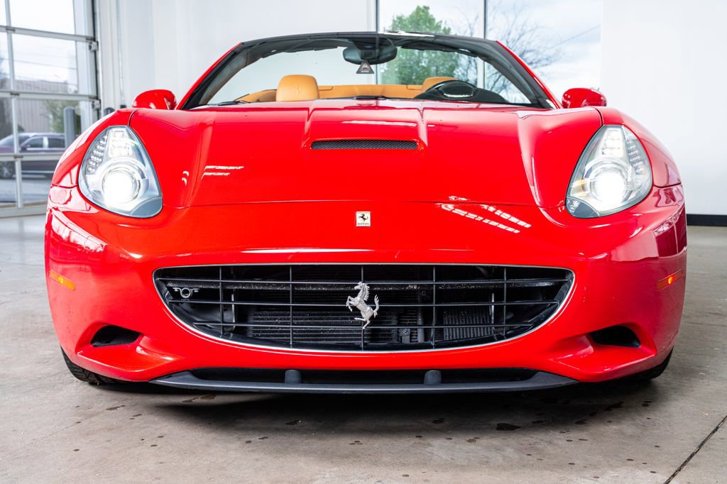 Used 2010 Ferrari California image 3