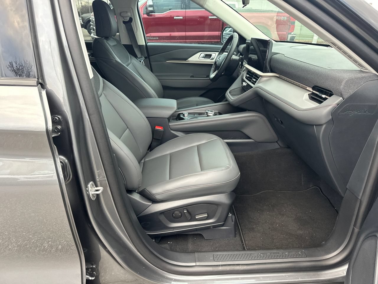 New 2026 Ford Explorer Active w/ Active Comfort Package RWD image 13