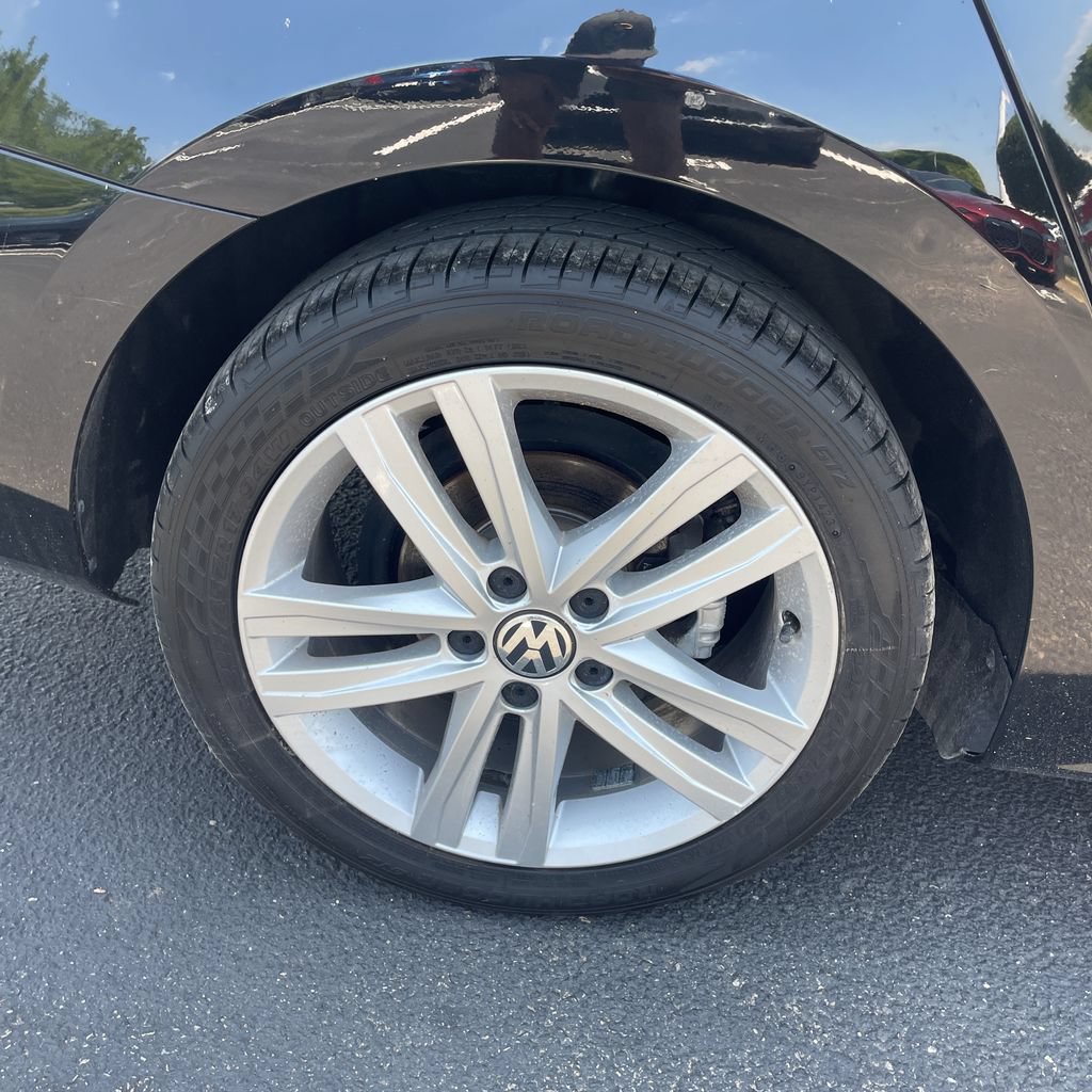 Used 2017 Volkswagen Jetta SEL FWD image 6