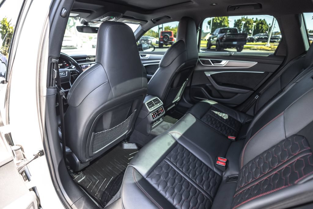 Used 2021 Audi RS 6 w/ Carbon Optic Package AWD/4WD image 26