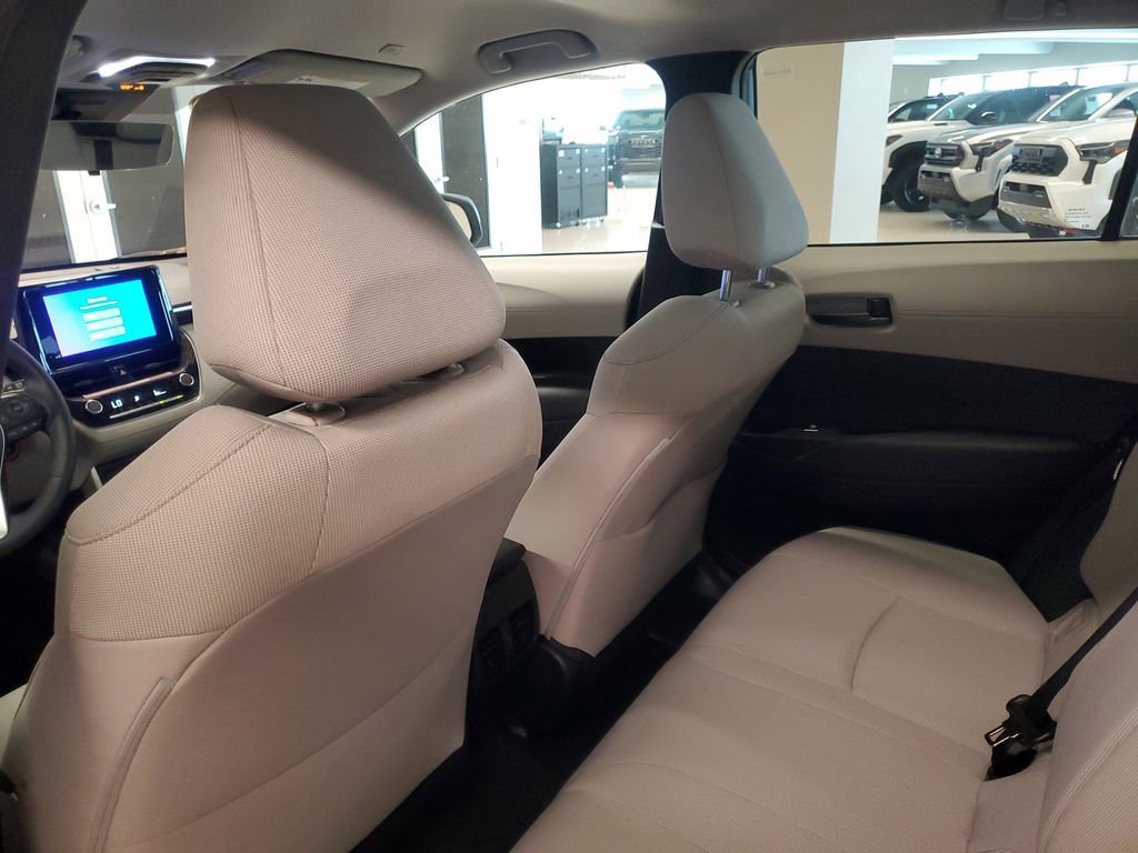 Used 2024 Toyota Corolla Cross LE image 11