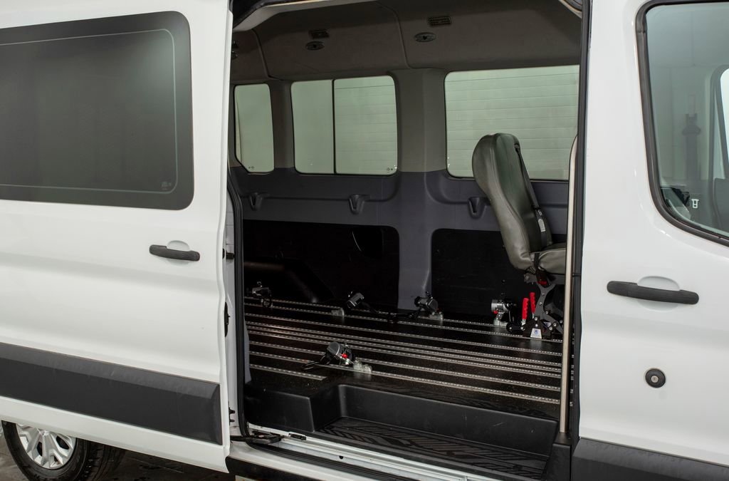 Used 2018 Ford Transit 350 XL image 15