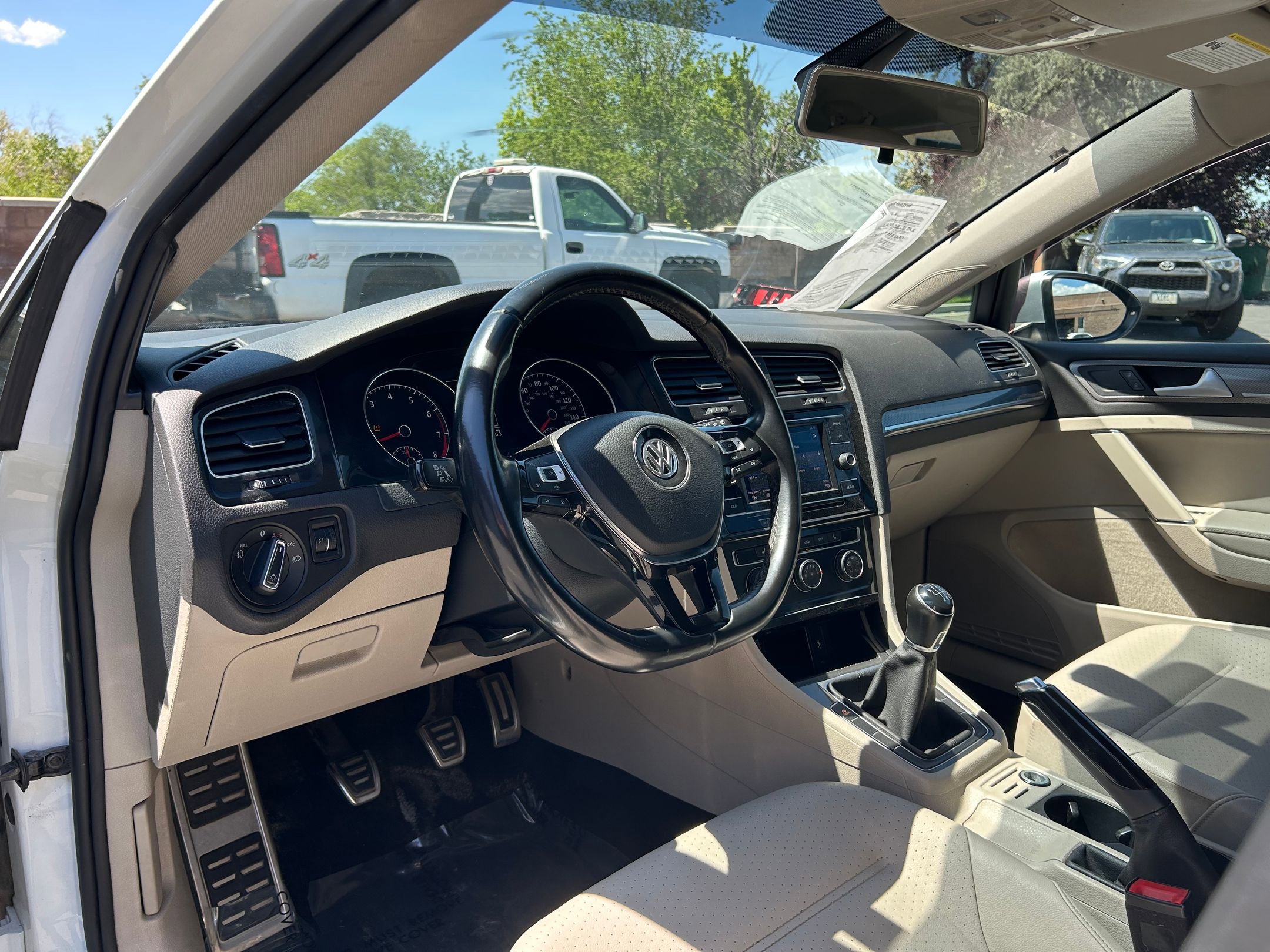 Used 2019 Volkswagen Golf Alltrack S AWD/4WD image 11