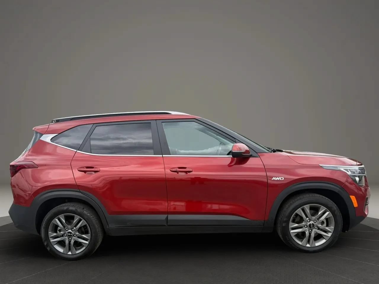 Used 2023 Kia Seltos S AWD/4WD image 4