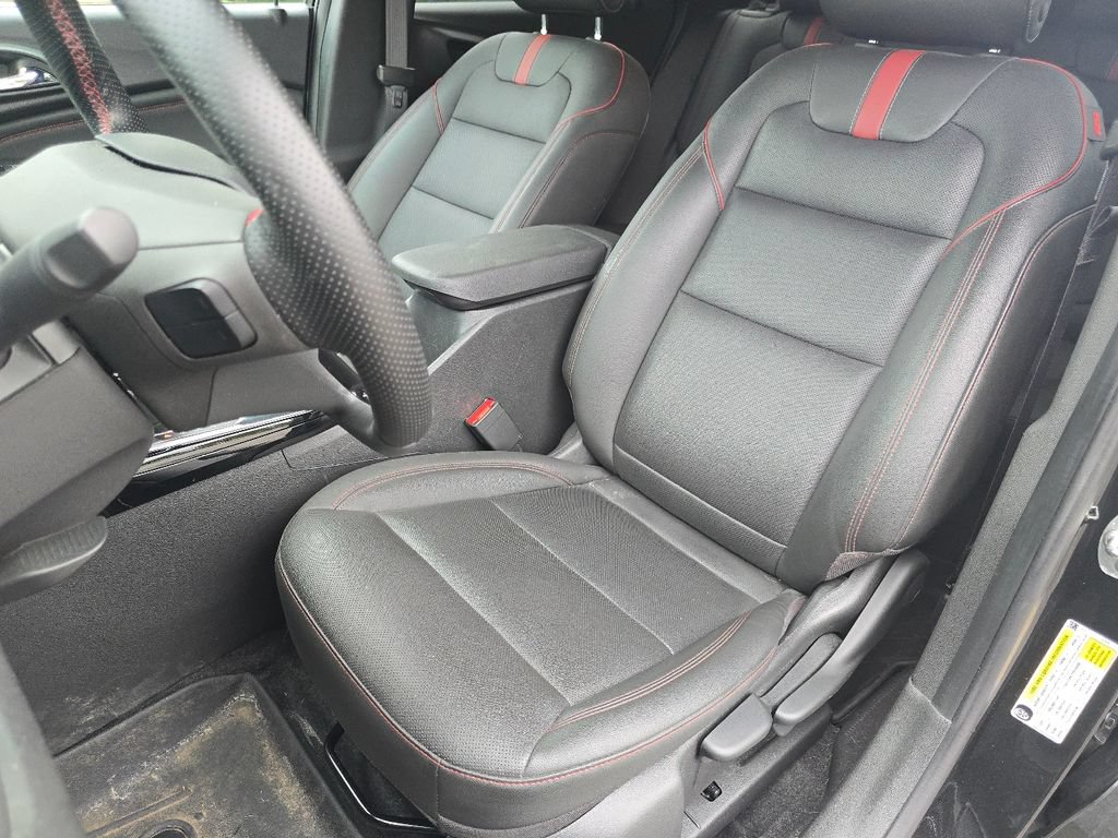 Used 2025 Chevrolet Trax RS w/ Driver Confidence Package FWD image 20