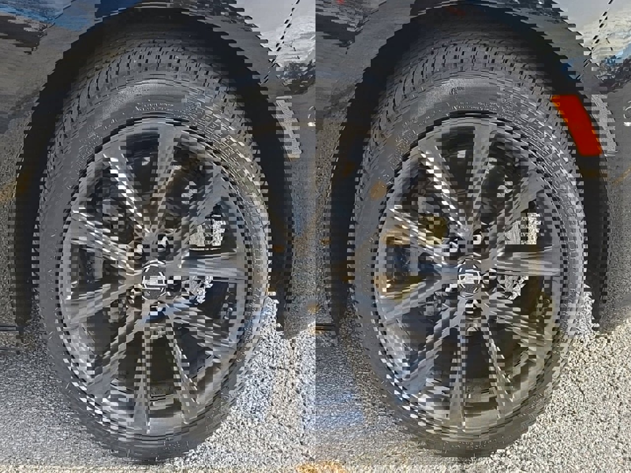 Used 2025 Cadillac CT5 Sport w/ Technology Package image 10