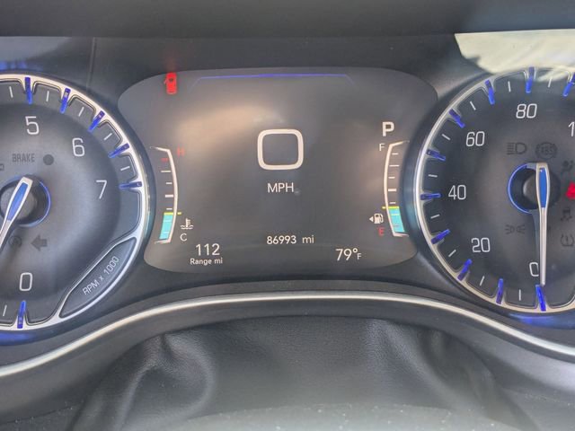 Used 2022 Chrysler Pacifica Touring-L image 19