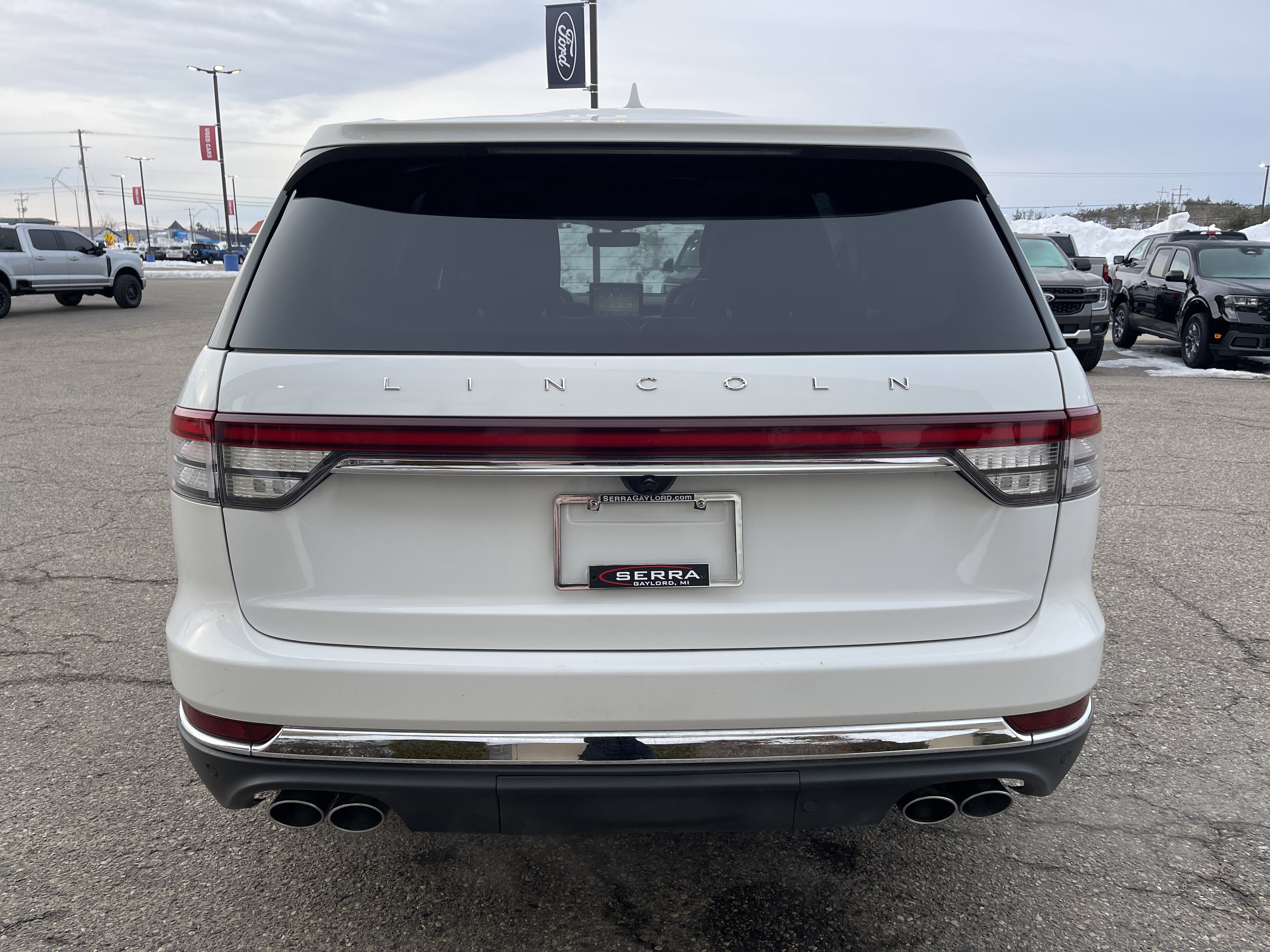 Used 2020 Lincoln Aviator Reserve w/ Equipment Group 202A image 4
