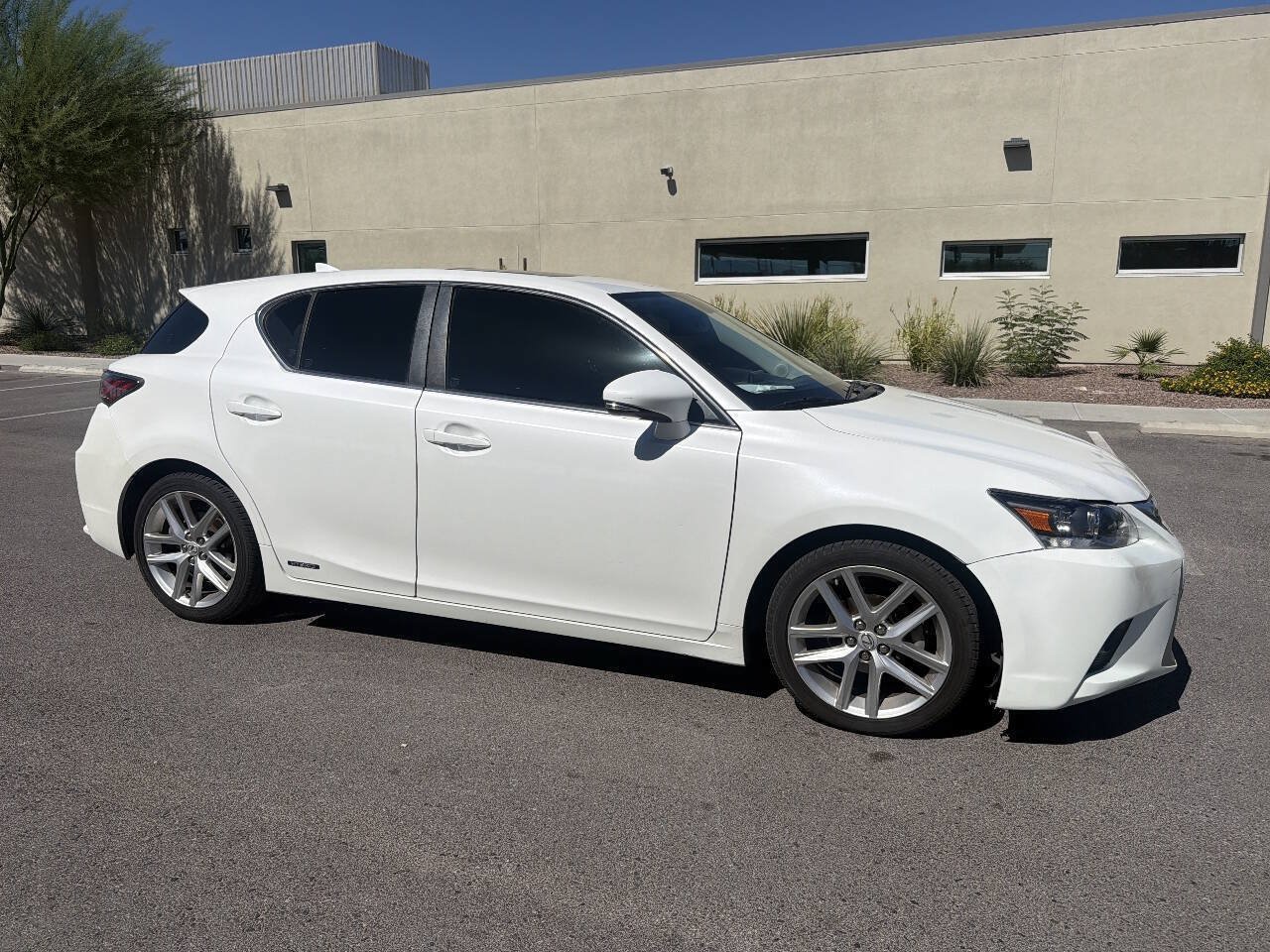 Used 2014 Lexus CT 200h FWD image 11