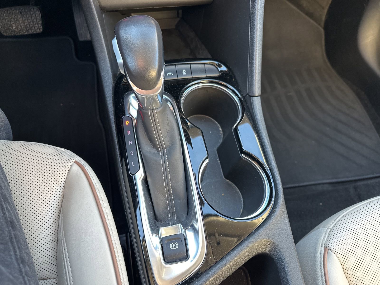 Used 2024 Buick Encore GX Avenir w/ Avenir Convenience Package image 49