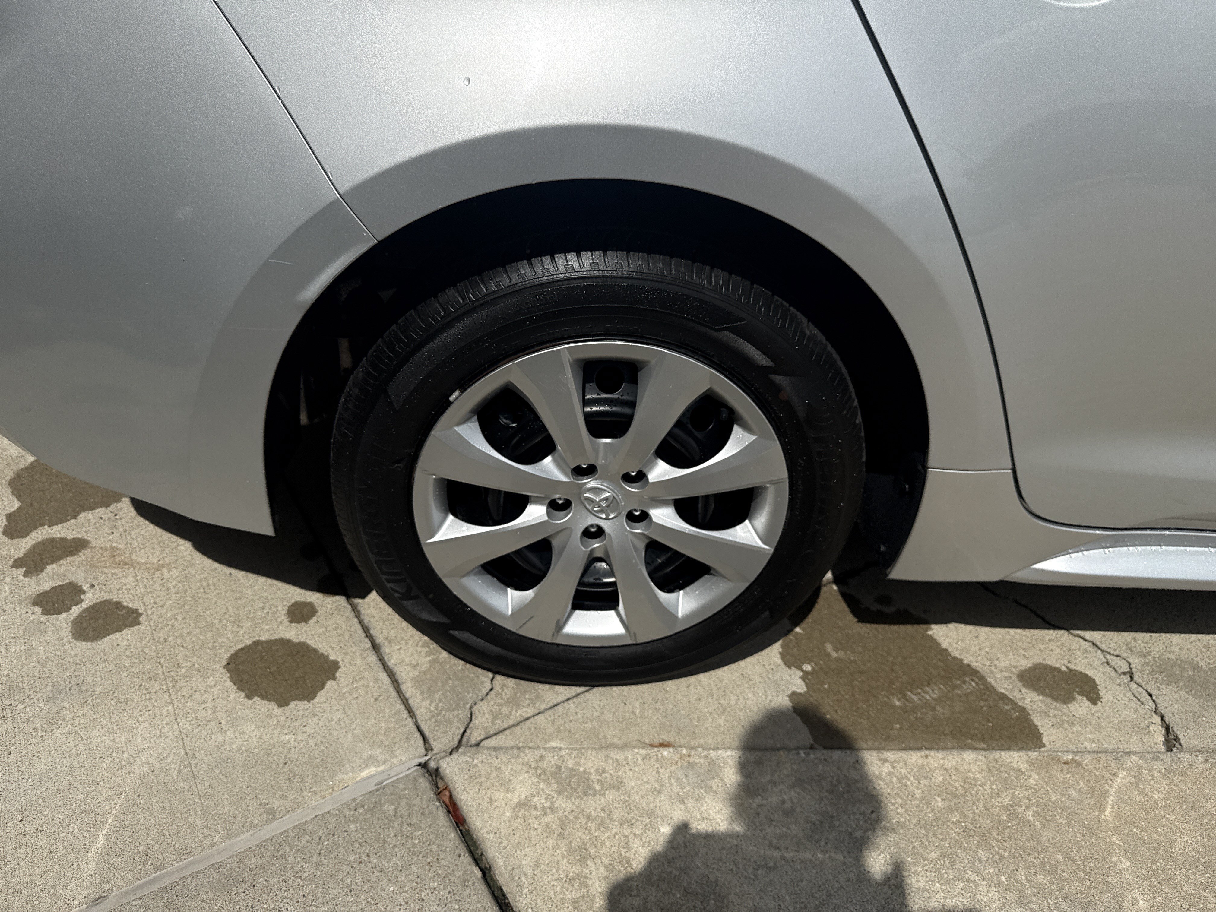 Used 2025 Toyota Corolla LE FWD image 35