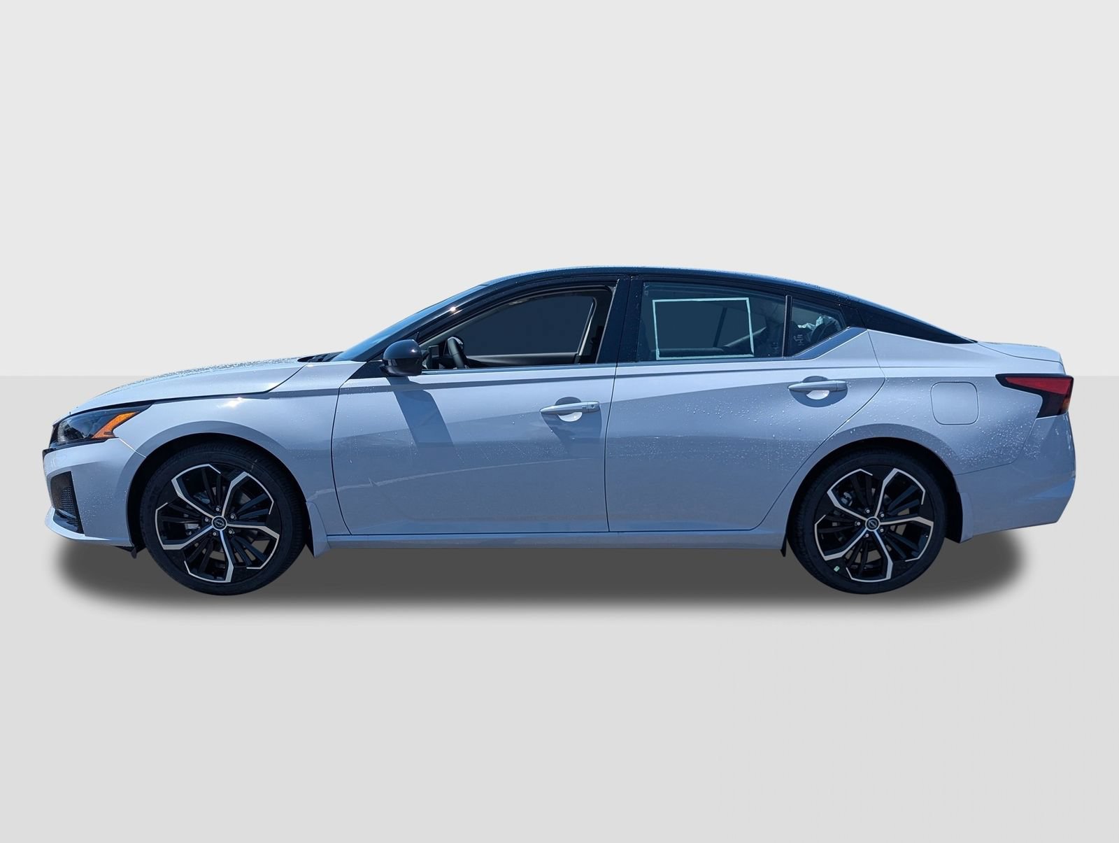 New 2026 Nissan Altima 2.5 SR FWD image 2