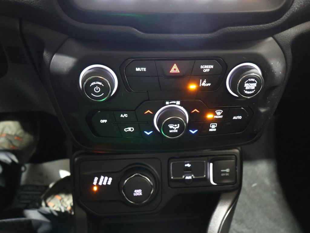 Used 2022 Jeep Renegade Latitude image 28