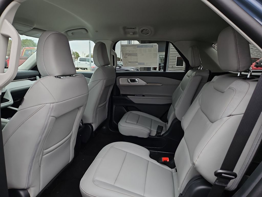 New 2026 Ford Explorer Active w/ Active Comfort Package RWD image 19