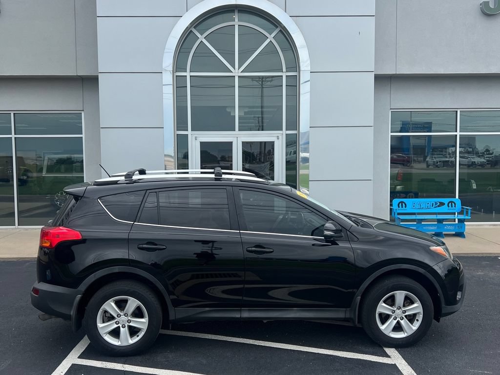 Used 2014 Toyota RAV4 XLE FWD image 1