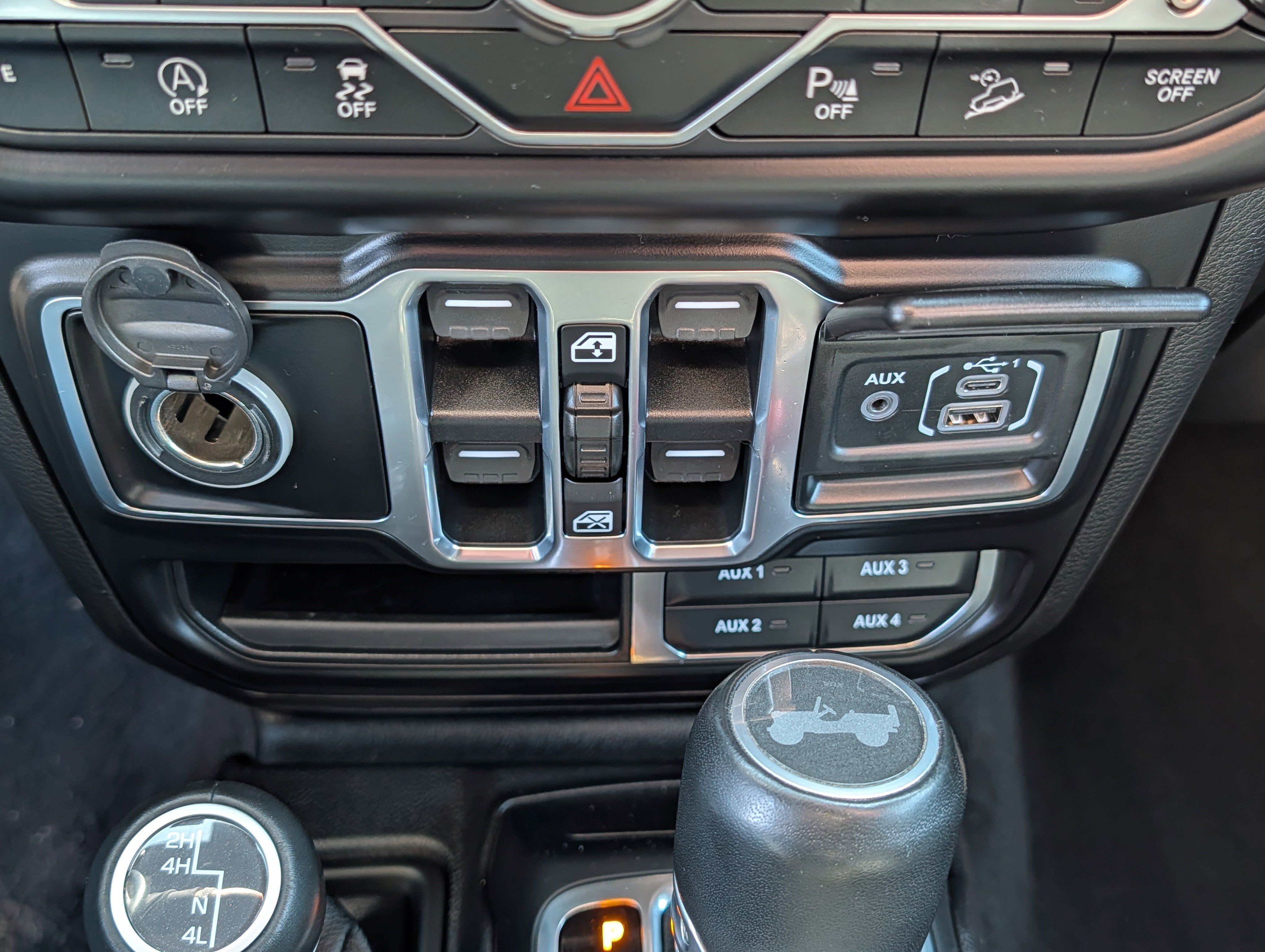 Used 2020 Jeep Wrangler Unlimited Sahara image 28