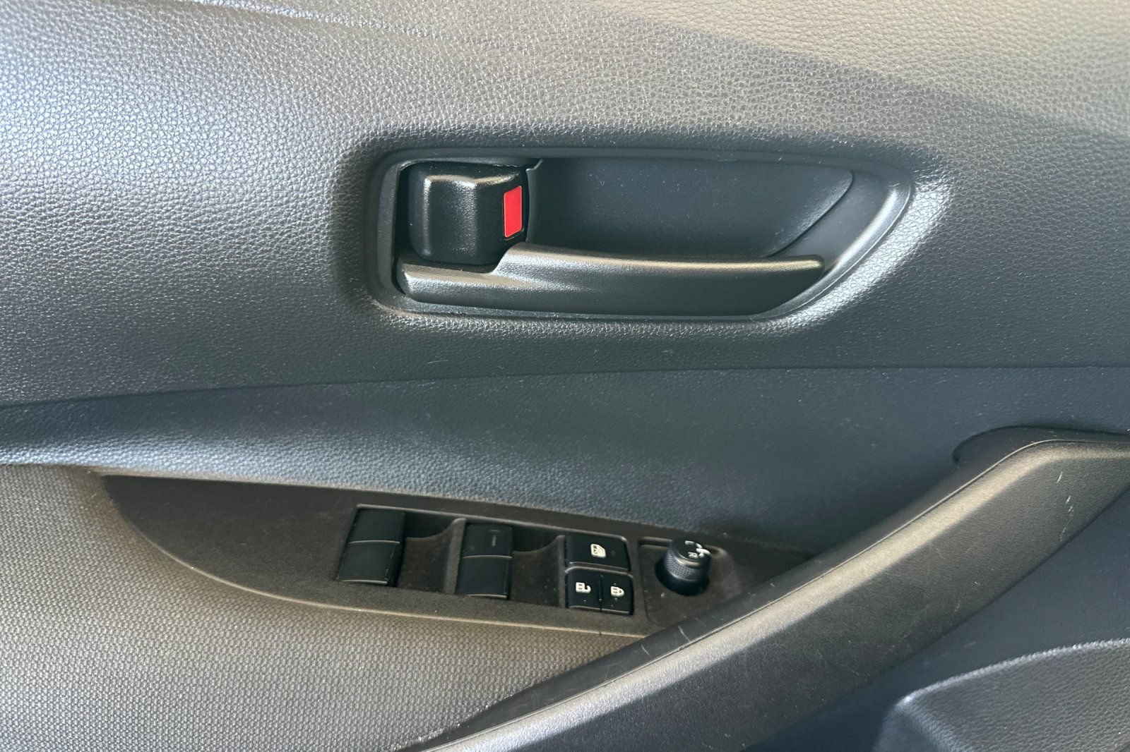 Used 2026 Toyota Corolla LE w/ LE Premium Package FWD image 11