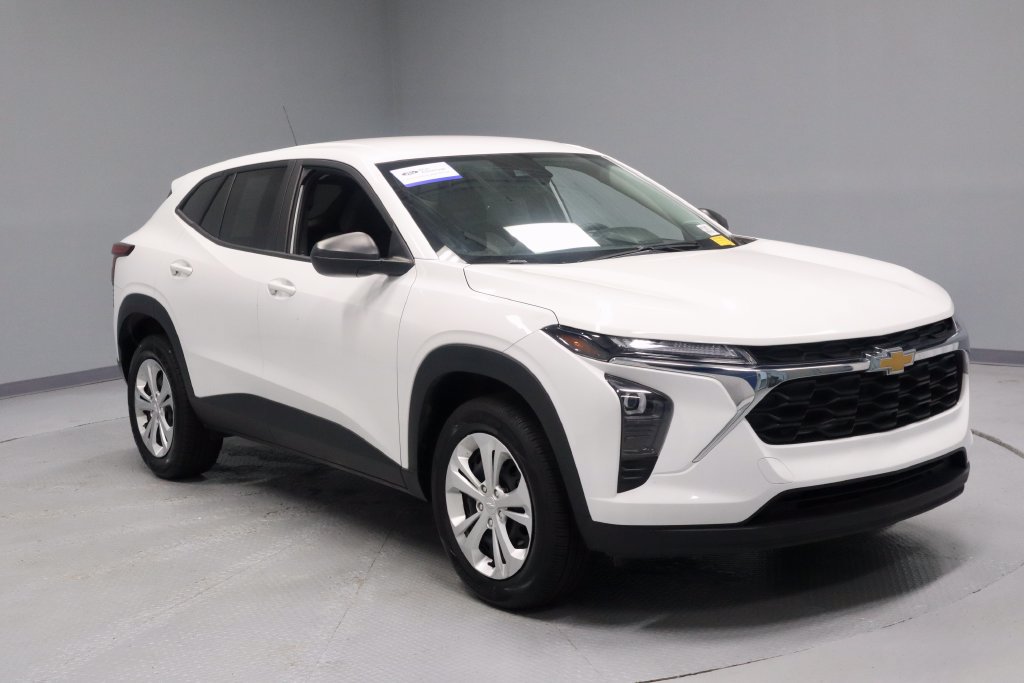 Used 2025 Chevrolet Trax LS