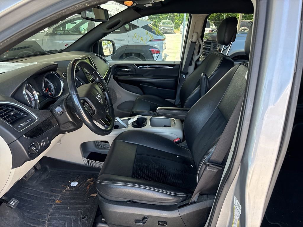 Used 2018 Dodge Grand Caravan SXT image 8