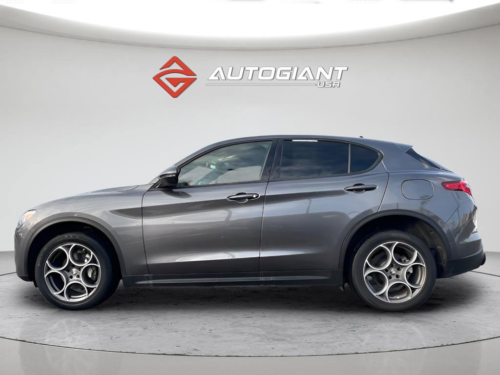 Used 2023 Alfa Romeo Stelvio Sprint RWD image 3