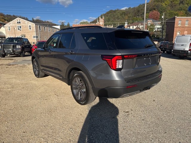 New 2025 Ford Explorer Active image 3