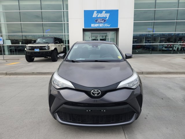 Used 2021 Toyota C-HR XLE image 2