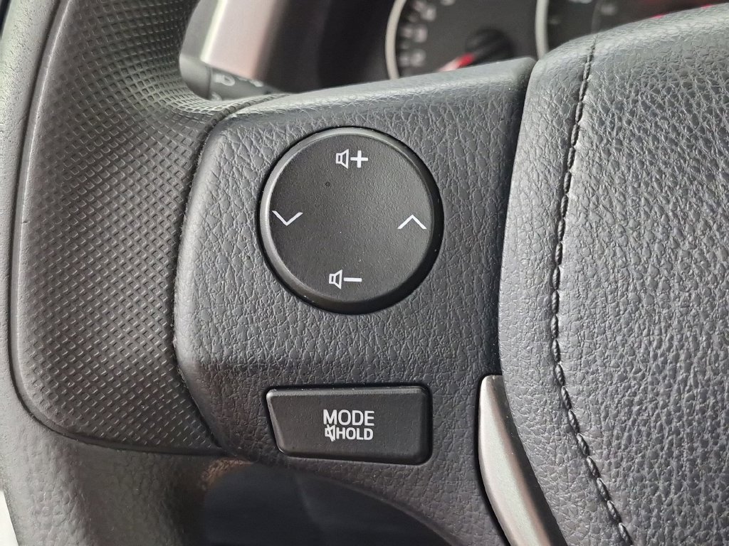 Used 2016 Toyota RAV4 LE FWD image 17