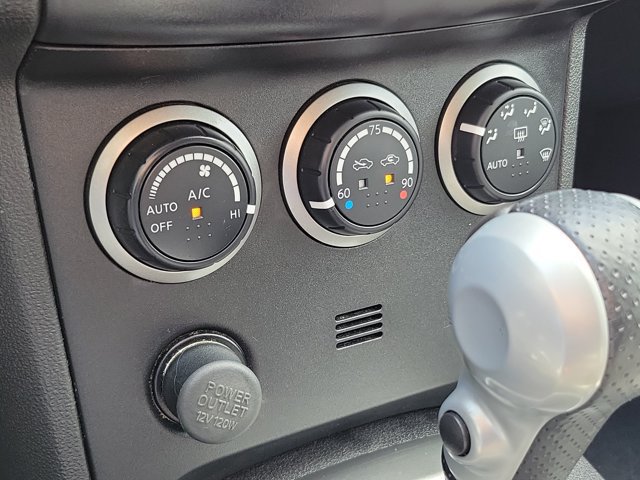 Used 2013 Nissan Rogue SL AWD/4WD image 29