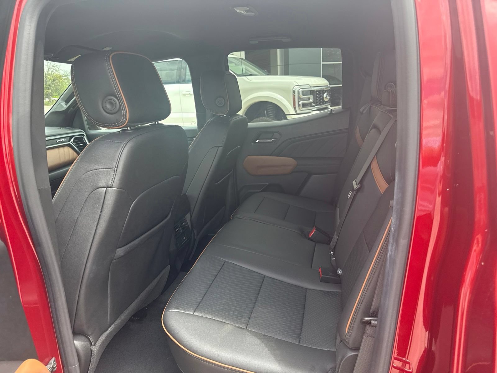 Used 2023 GMC Canyon AT4 w/ AT4 Premium Package AWD/4WD image 10