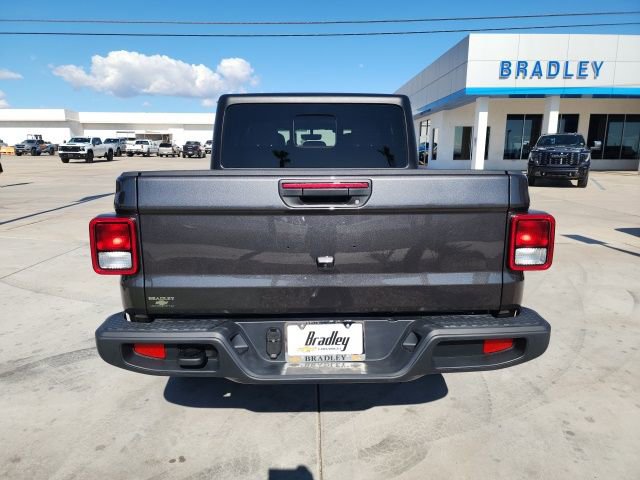 Used 2023 Jeep Gladiator Willys image 5