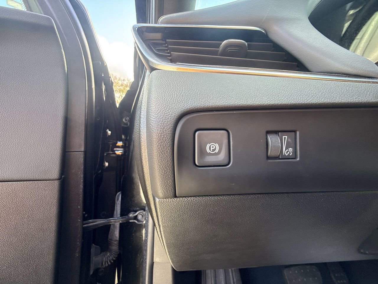 Certified 2023 Buick Enclave Essence w/ Experience Buick Package image 23