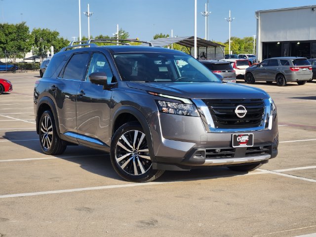 Used 2025 Nissan Pathfinder Platinum w/ Cargo Package FWD image 2
