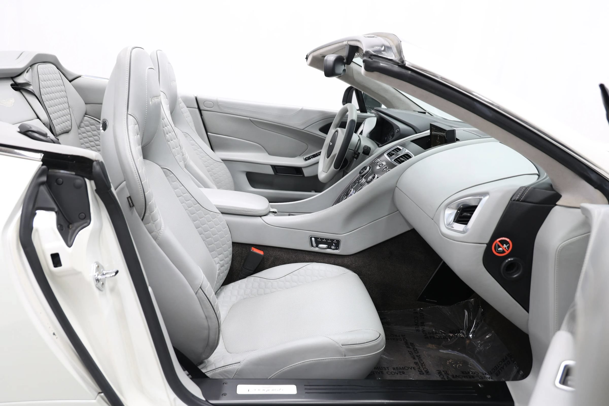 Used 2014 Aston Martin Vanquish Volante RWD image 82