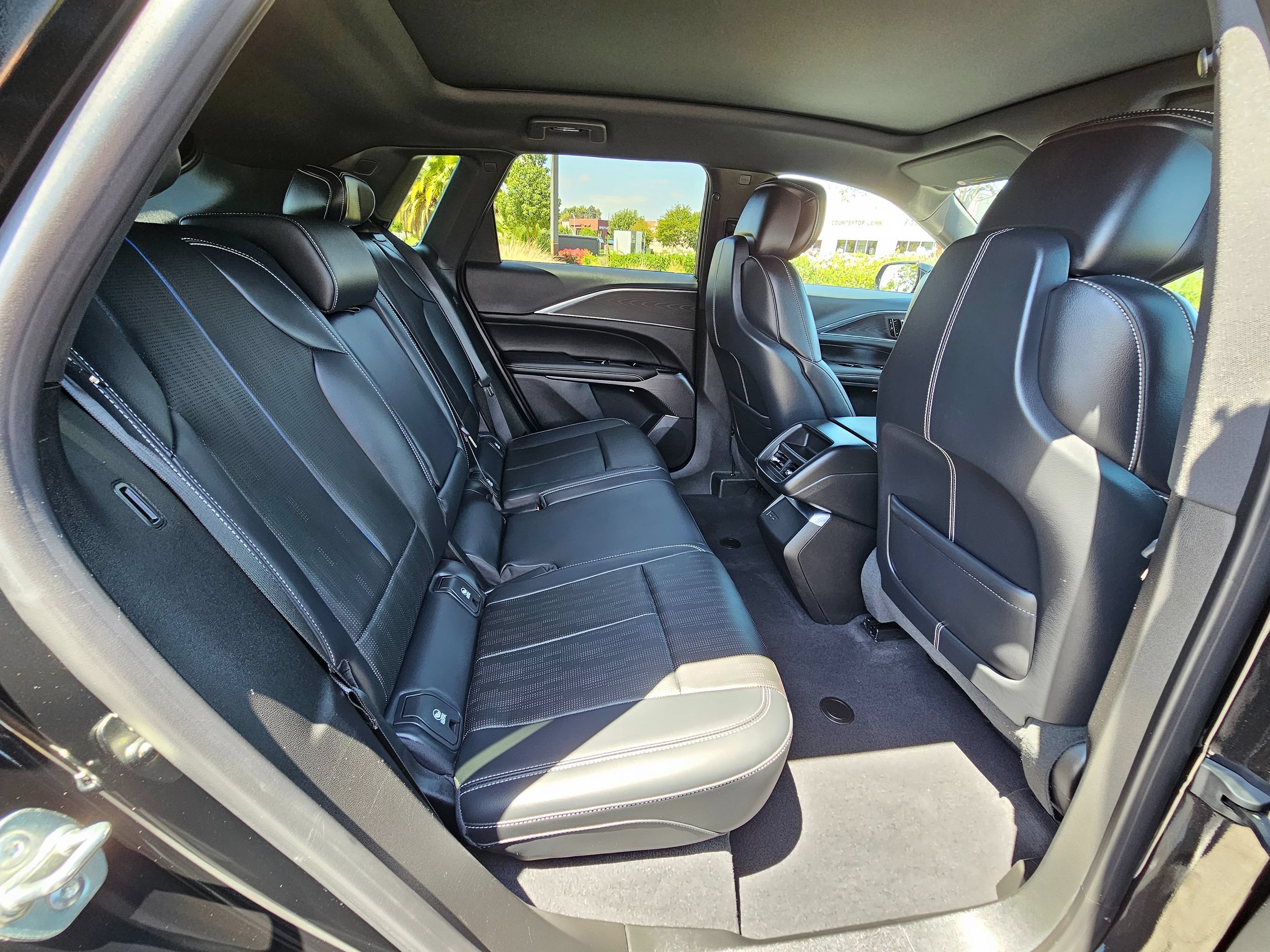 Used 2024 Cadillac Lyriq Luxury RWD image 27