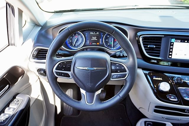 Used 2022 Chrysler Voyager LX FWD image 20