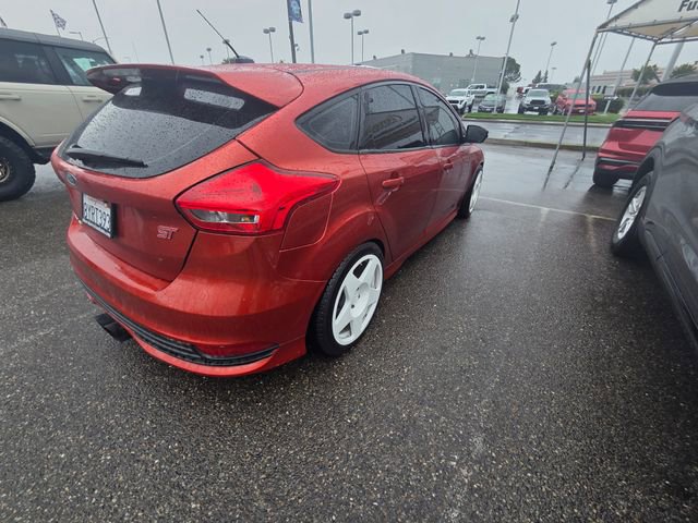 Used 2018 Ford Focus ST image 3