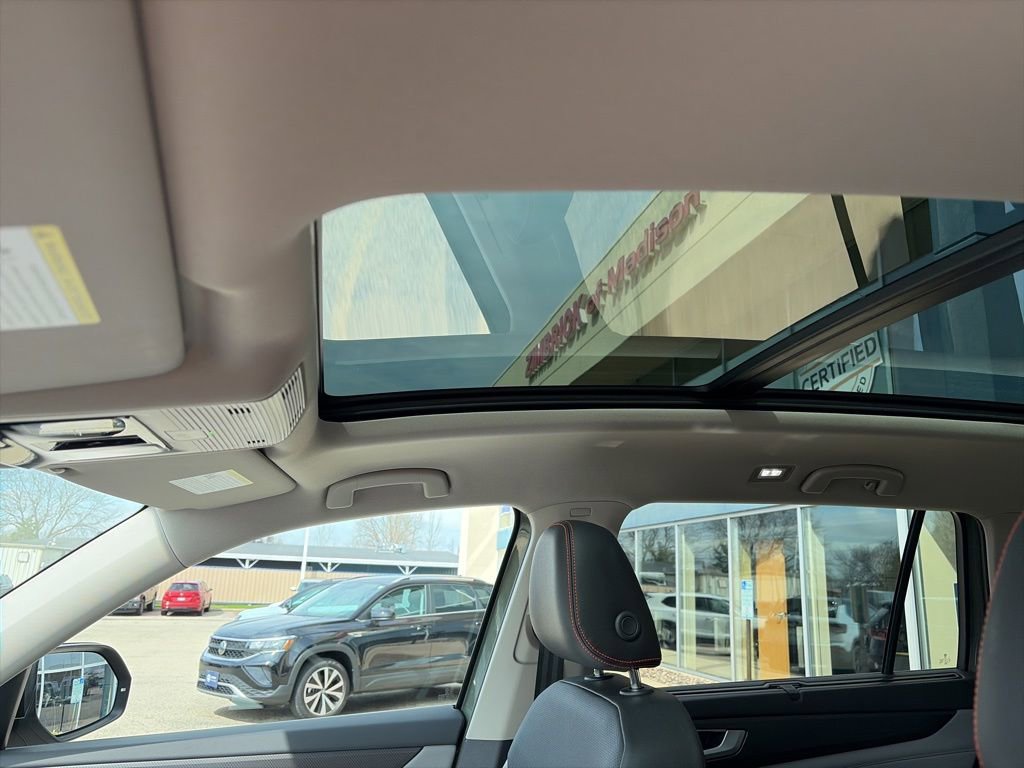 Certified 2025 Volkswagen Atlas Peak Edition SE image 16