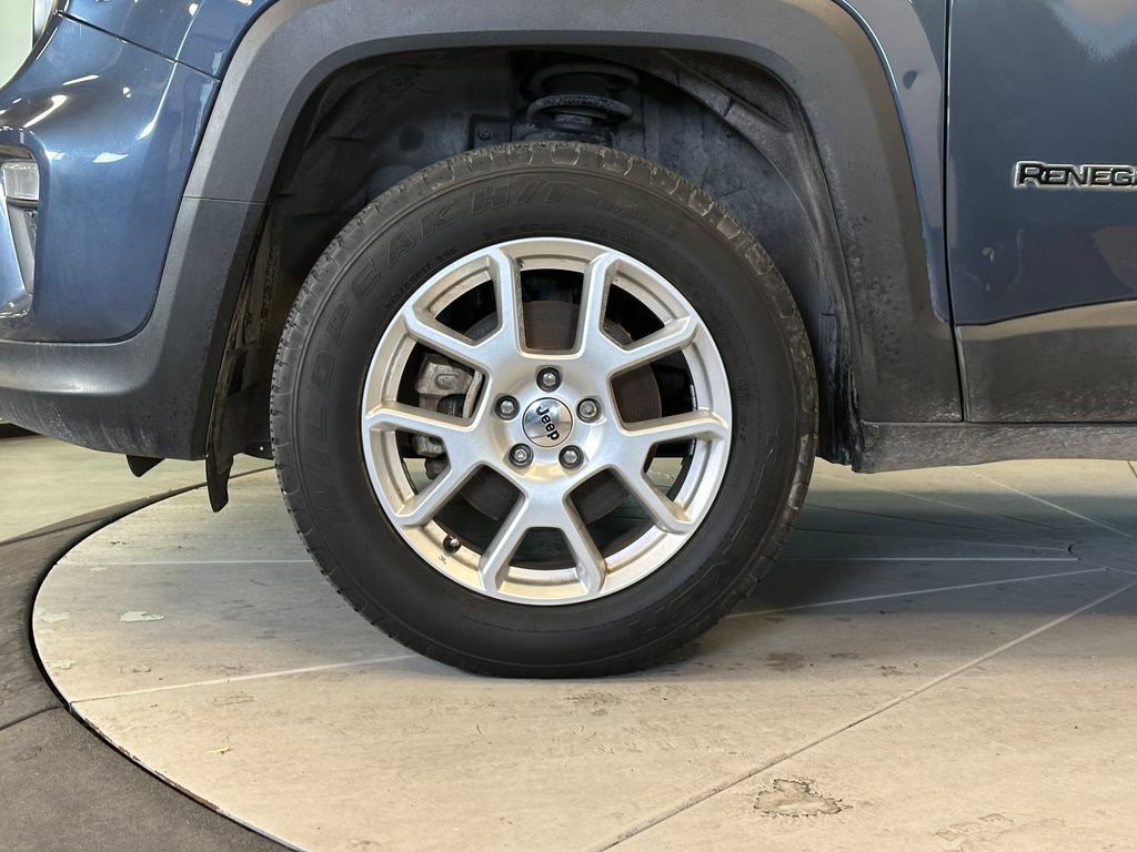 Used 2023 Jeep Renegade Latitude AWD/4WD image 24