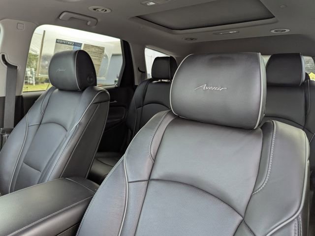 Certified 2021 Buick Enclave Avenir w/ Avenir Technology Package image 25
