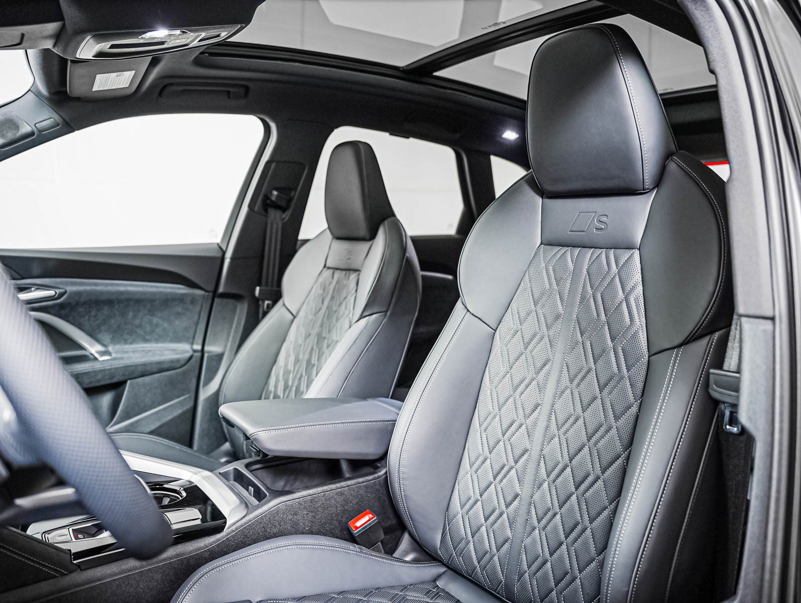 New 2026 Audi SQ5 Premium Plus AWD/4WD image 8