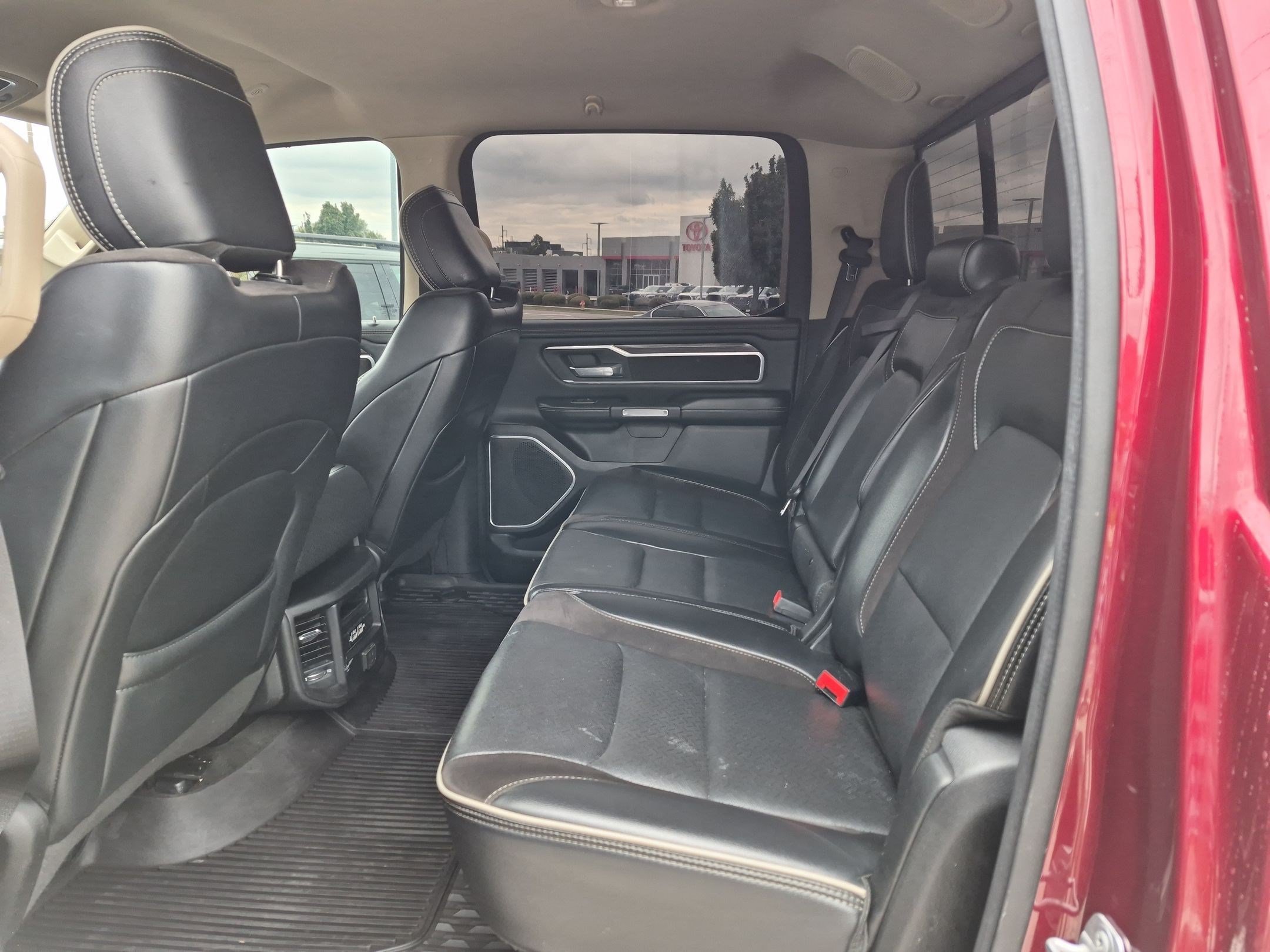Used 2020 RAM 1500 Laramie AWD/4WD image 27