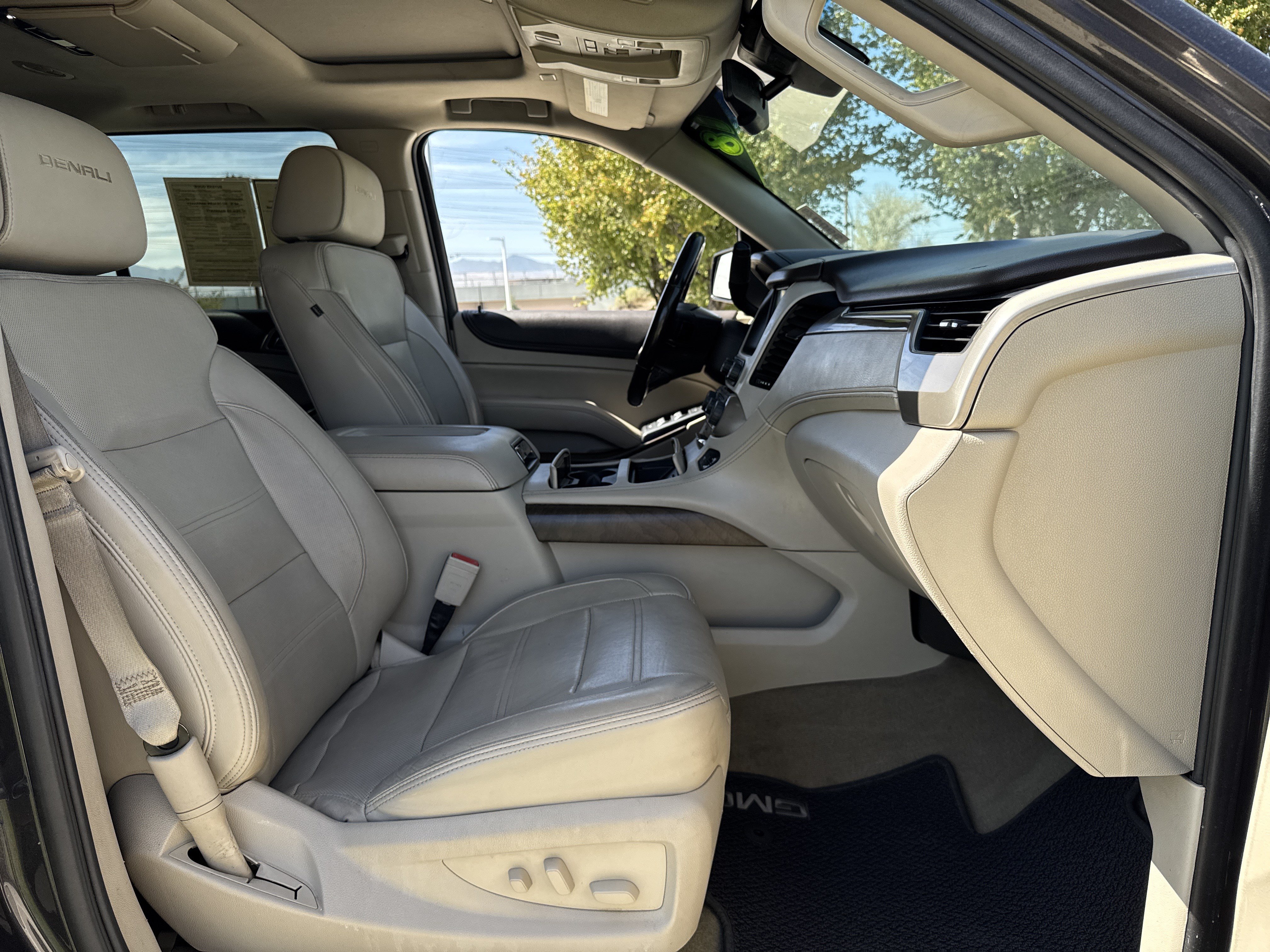 Used 2018 GMC Yukon XL Denali w/ Denali Ultimate Package AWD/4WD image 27