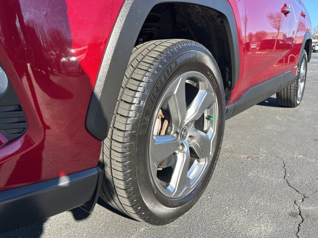 Used 2020 Toyota RAV4 Limited image 12