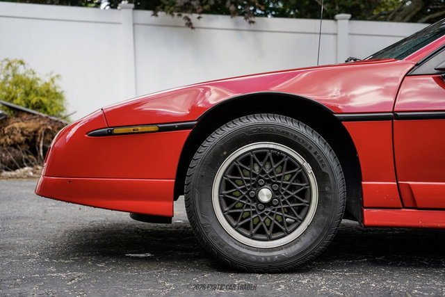 Used 1988 Pontiac Fiero GT RWD image 4