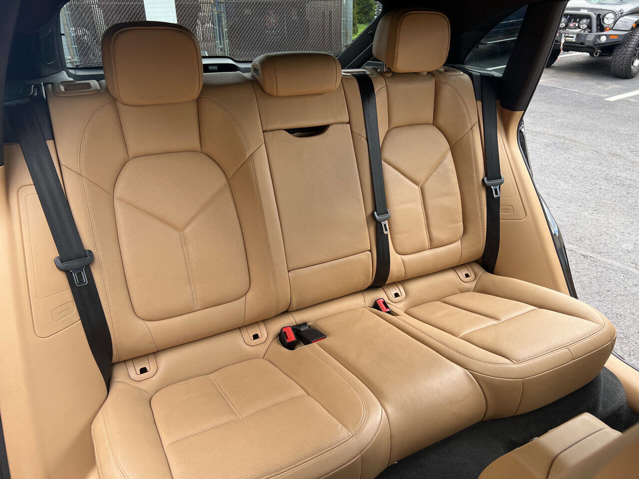 Used 2017 Porsche Macan S image 30