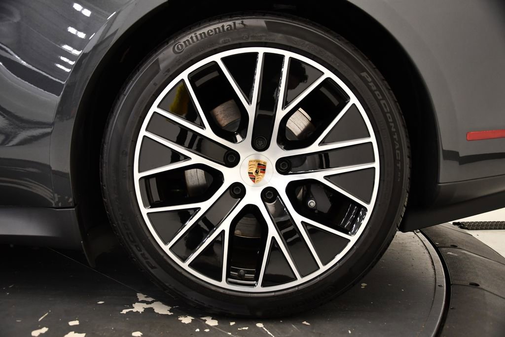 Used 2025 Porsche Taycan image 14