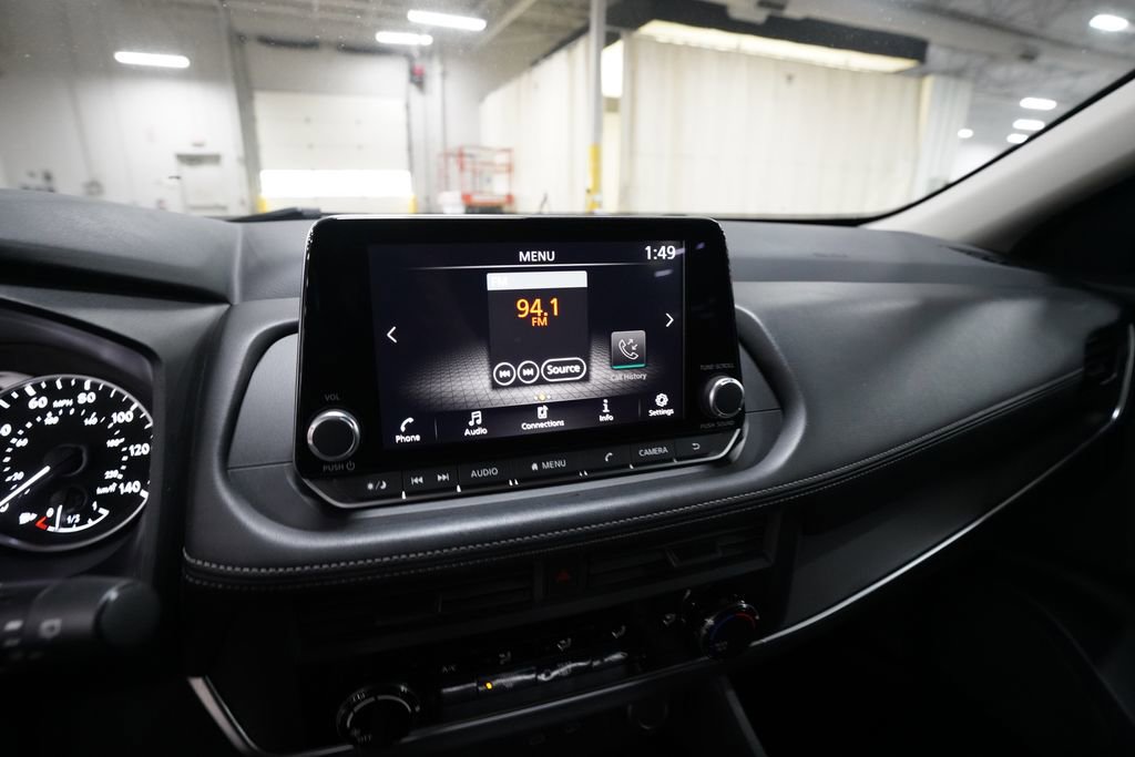 Used 2024 Nissan Rogue S image 6